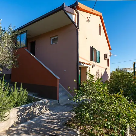 Semesterbostad Sofia With Private Pool And Stunning View Of The Sea Kaštel Novi