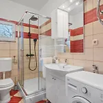 Sofia With Private Pool And Stunning View Of The Sea Dom wakacyjny Kaštel Novi