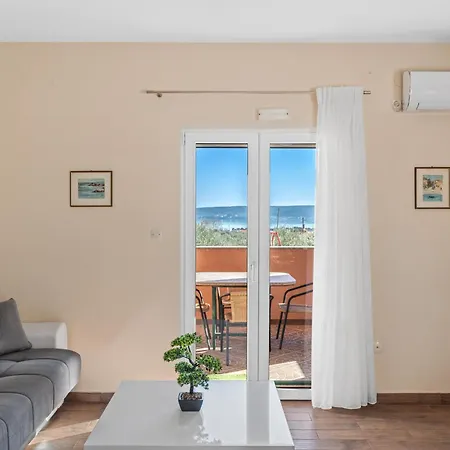 Sofia With Private Pool And Stunning View Of The Sea Dom wakacyjny Kaštel Novi