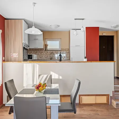 Sofia With Private Pool And Stunning View Of The Sea بيت للعطل Kaštel Novi